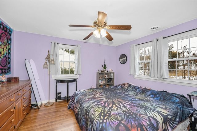 7 Douglas Dr, Salem, NH 03079