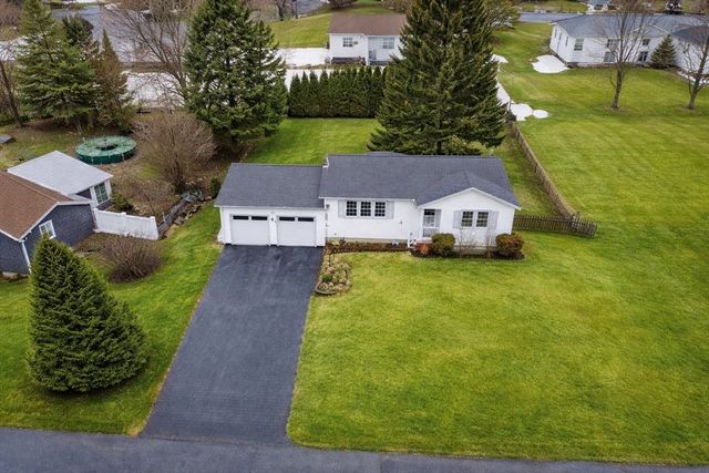 7 Douglas Dr, Salem, NH 03079