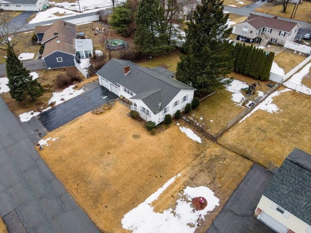 7 Douglas Dr, Salem, NH 03079