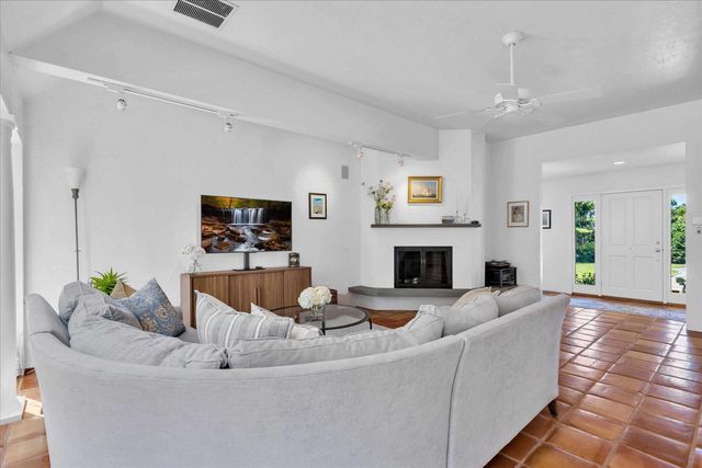 7 Linden Road, East Sandwich, MA 02537
