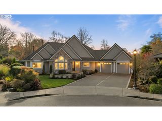 3234 RIVERPLACE Dr, Eugene, OR 97401