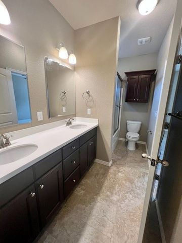 877 W North Street, Fayetteville, AR 72701