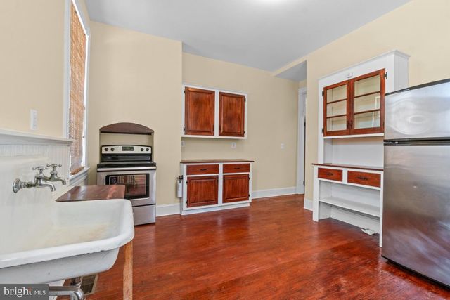 2500 N CALVERT ST, Baltimore, MD 21218