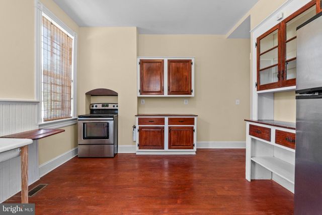 2500 N CALVERT ST, Baltimore, MD 21218