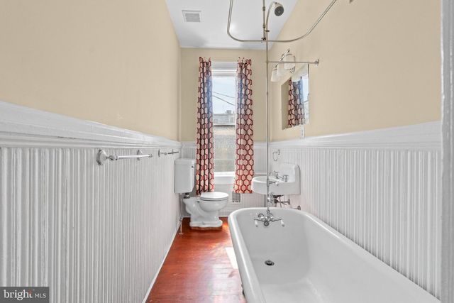 2500 N CALVERT ST, Baltimore, MD 21218