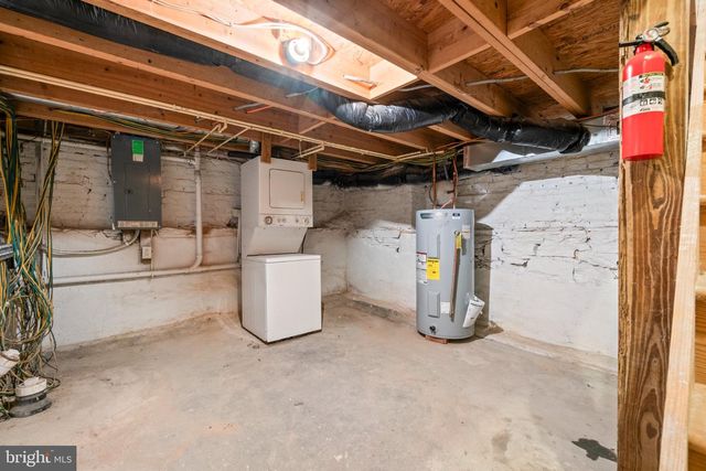 2500 N CALVERT ST, Baltimore, MD 21218