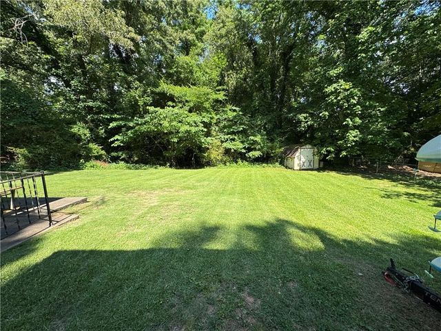5604 Meadowood Drive, Acworth, GA 30102
