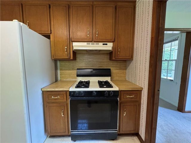 5604 Meadowood Drive, Acworth, GA 30102