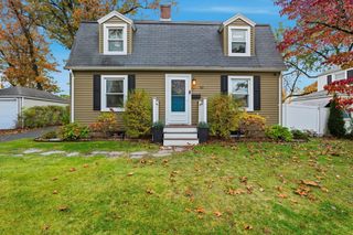32 Pennsylvania Ave, Springfield, MA 01118