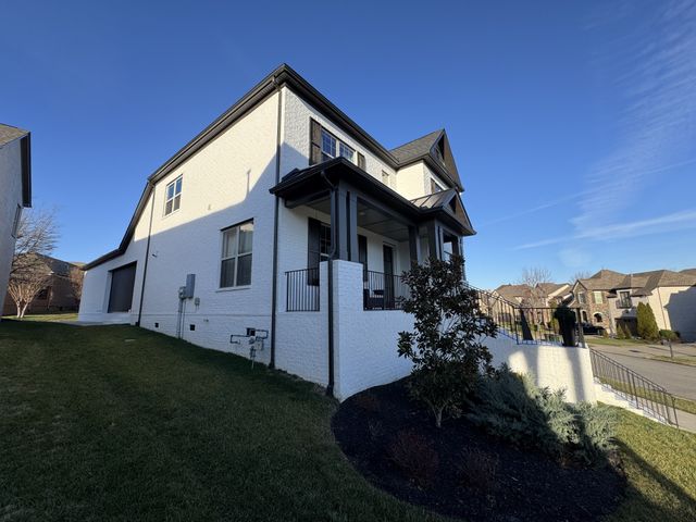 1228 Overton Circle, Gallatin, TN 37066