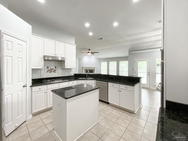 9678 Westgate Cir, Pensacola, FL 32507