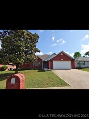 208 Greentree Drive, Tahlequah, OK 74464