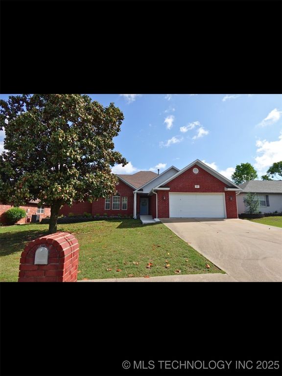 208 Greentree Drive, Tahlequah, OK 74464