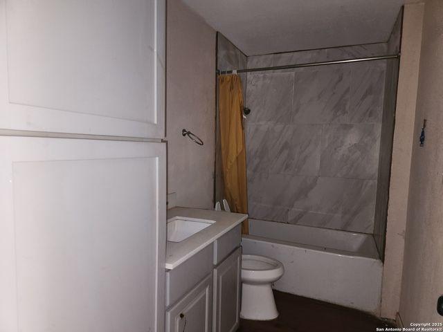 3319 salinas, San Antonio, TX 78207