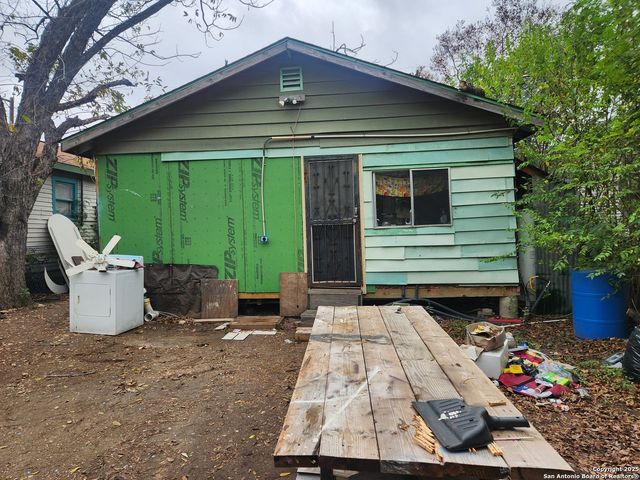 3319 salinas, San Antonio, TX 78207