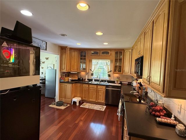 305 WHITE OAK DRIVE, Altamonte Springs, FL 32701