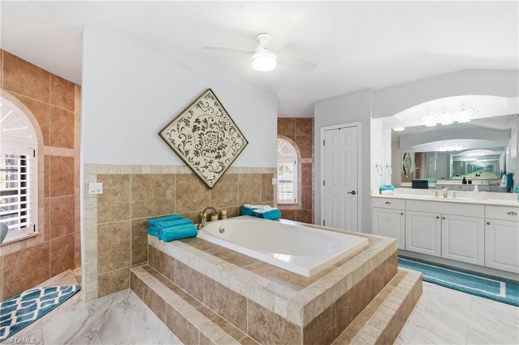 Image 27 of property listing at 4018 NW 12th ST, Cape Coral, FL 33993