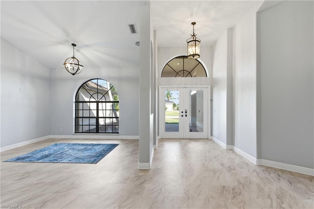 Image 3 of property listing at 4018 NW 12th ST, Cape Coral, FL 33993