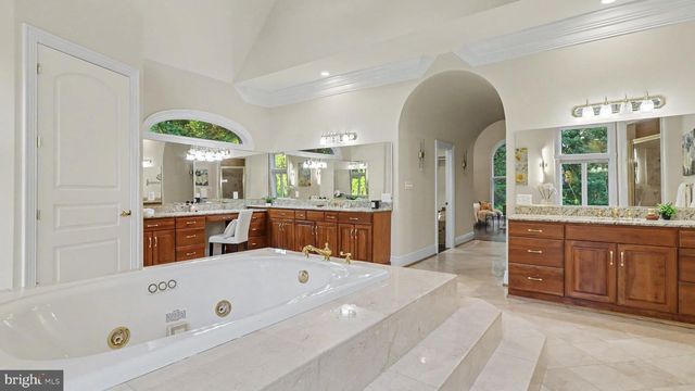 6603 BRAEBURN PKWY, Bethesda, MD 20817