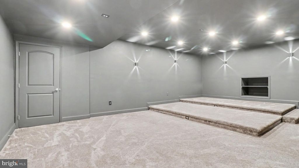 Image 100 of property listing at 6603 BRAEBURN PKWY, Bethesda, MD 20817