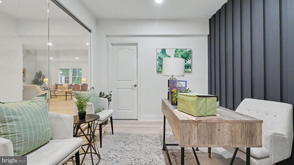 Image 107 of property listing at 6603 BRAEBURN PKWY, Bethesda, MD 20817