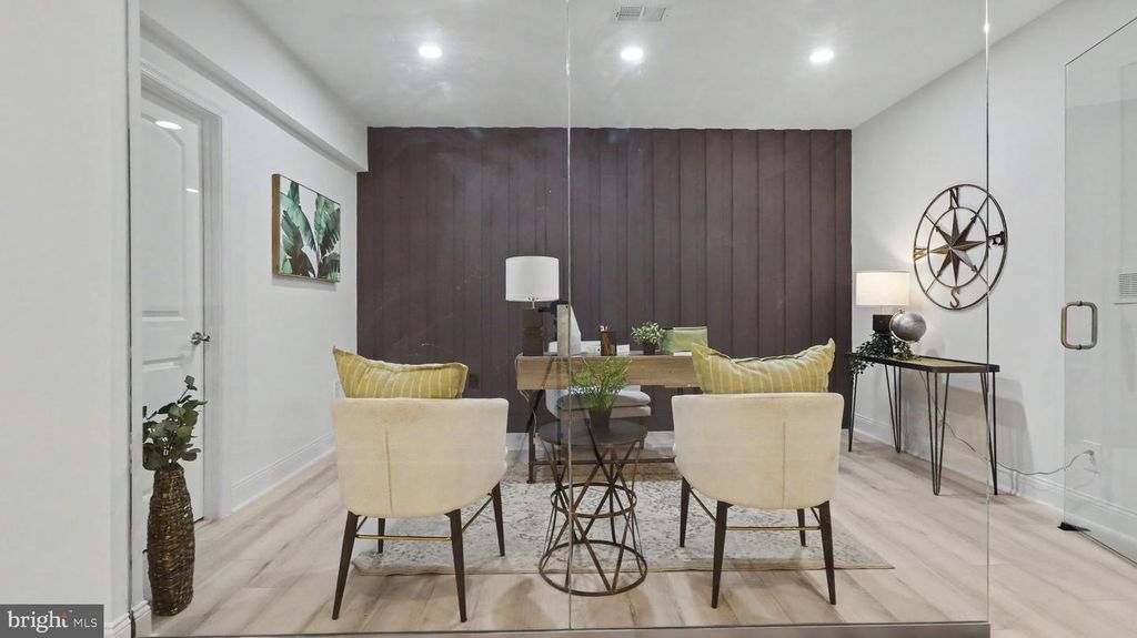 Image 110 of property listing at 6603 BRAEBURN PKWY, Bethesda, MD 20817