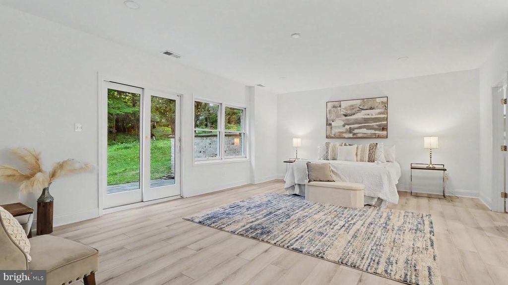 Image 117 of property listing at 6603 BRAEBURN PKWY, Bethesda, MD 20817