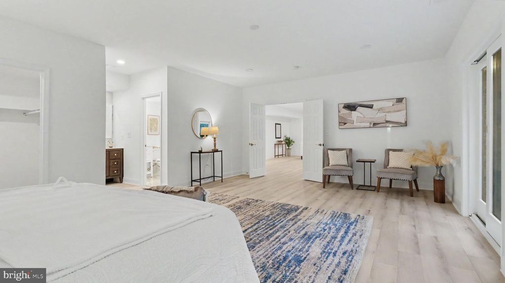 Image 120 of property listing at 6603 BRAEBURN PKWY, Bethesda, MD 20817
