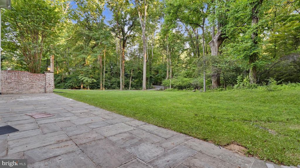 Image 126 of property listing at 6603 BRAEBURN PKWY, Bethesda, MD 20817