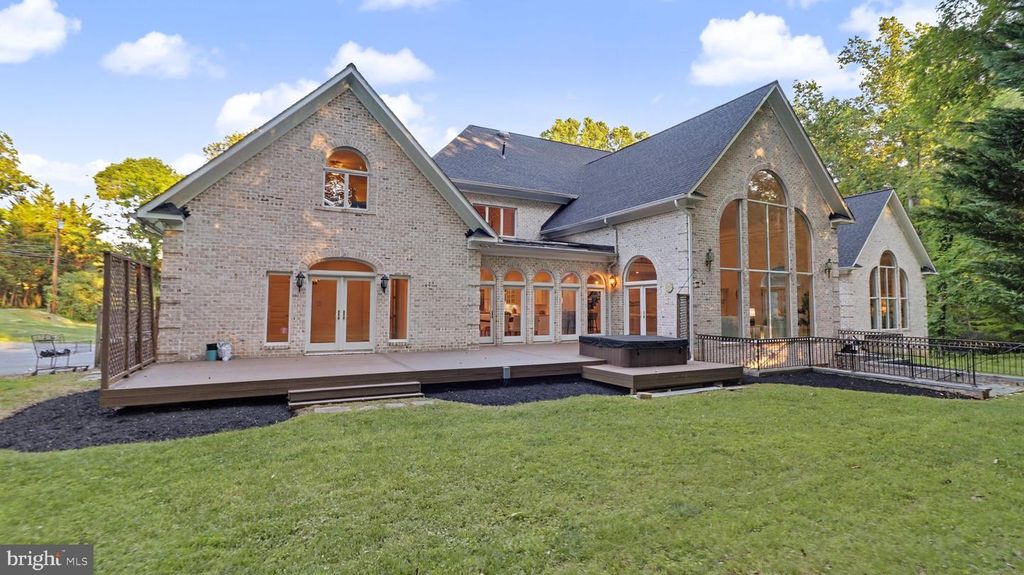 Image 129 of property listing at 6603 BRAEBURN PKWY, Bethesda, MD 20817