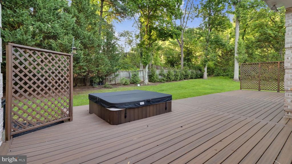 Image 130 of property listing at 6603 BRAEBURN PKWY, Bethesda, MD 20817