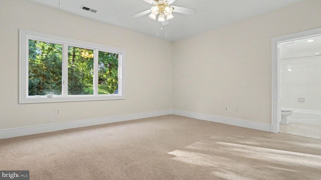 Image 134 of property listing at 6603 BRAEBURN PKWY, Bethesda, MD 20817