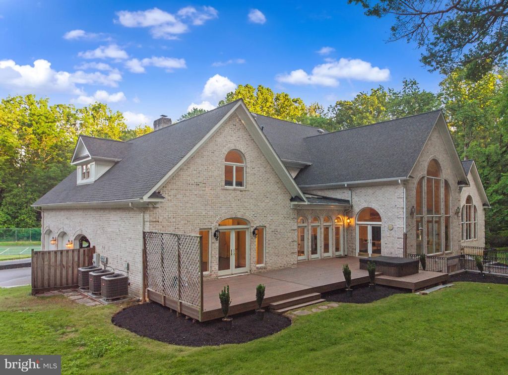 Image 141 of property listing at 6603 BRAEBURN PKWY, Bethesda, MD 20817