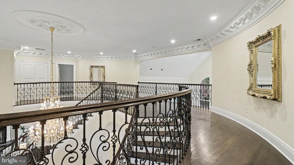 Image 25 of property listing at 6603 BRAEBURN PKWY, Bethesda, MD 20817