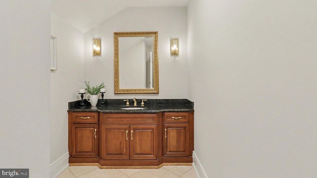 Image 28 of property listing at 6603 BRAEBURN PKWY, Bethesda, MD 20817