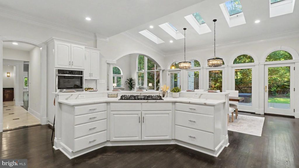Image 35 of property listing at 6603 BRAEBURN PKWY, Bethesda, MD 20817