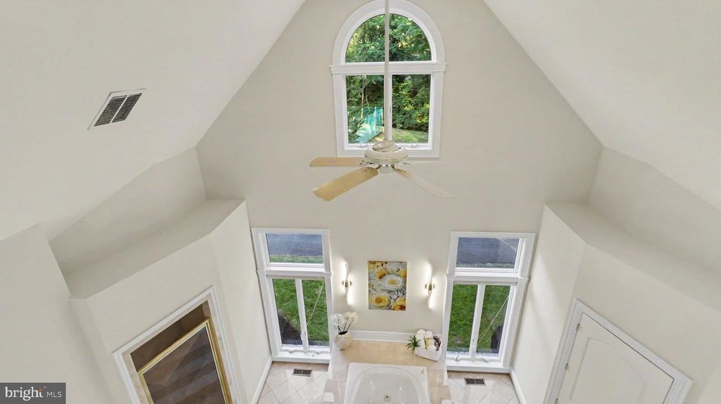 Image 56 of property listing at 6603 BRAEBURN PKWY, Bethesda, MD 20817
