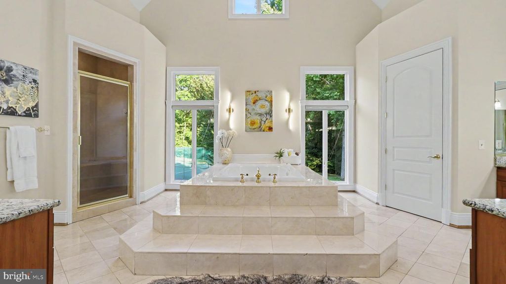 Image 59 of property listing at 6603 BRAEBURN PKWY, Bethesda, MD 20817