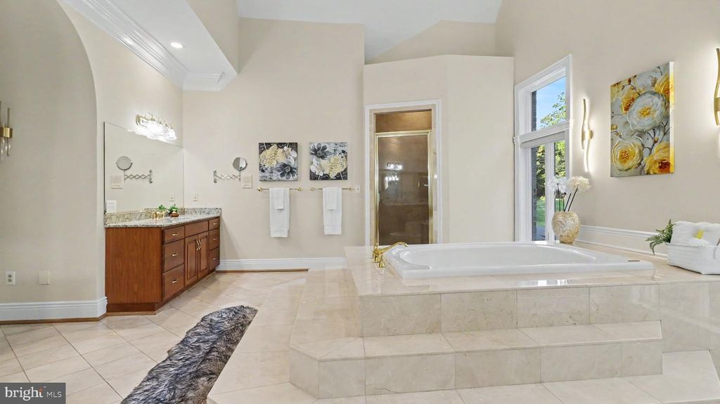 Image 63 of property listing at 6603 BRAEBURN PKWY, Bethesda, MD 20817