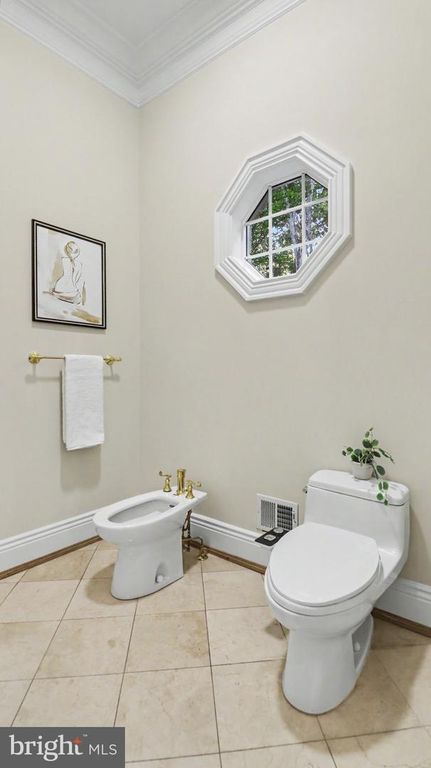 Image 68 of property listing at 6603 BRAEBURN PKWY, Bethesda, MD 20817