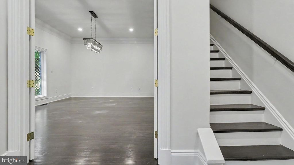 Image 72 of property listing at 6603 BRAEBURN PKWY, Bethesda, MD 20817