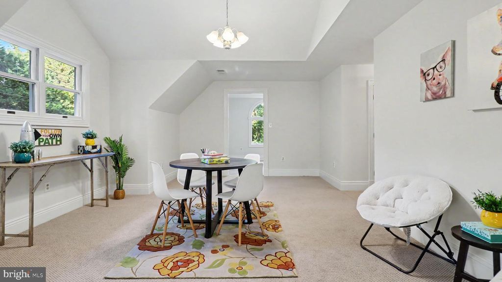 Image 74 of property listing at 6603 BRAEBURN PKWY, Bethesda, MD 20817