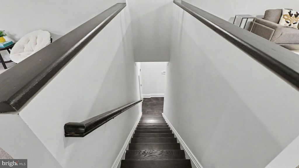 Image 76 of property listing at 6603 BRAEBURN PKWY, Bethesda, MD 20817