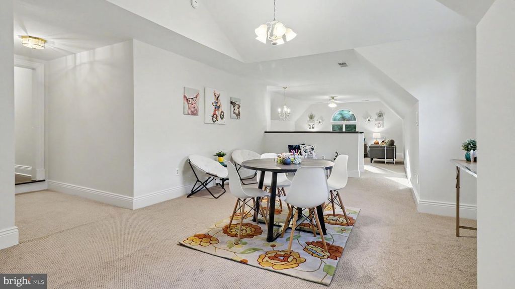 Image 79 of property listing at 6603 BRAEBURN PKWY, Bethesda, MD 20817