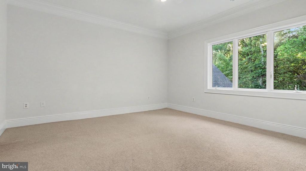 Image 85 of property listing at 6603 BRAEBURN PKWY, Bethesda, MD 20817