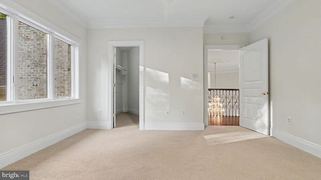 Image 86 of property listing at 6603 BRAEBURN PKWY, Bethesda, MD 20817
