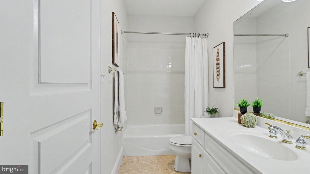 Image 88 of property listing at 6603 BRAEBURN PKWY, Bethesda, MD 20817