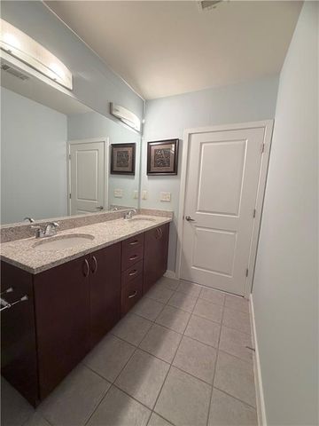 400 W Peachtree NW Street 2413, Atlanta, GA 30308