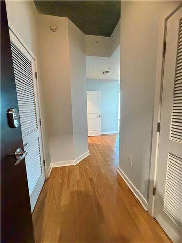 400 W Peachtree NW Street 2413, Atlanta, GA 30308