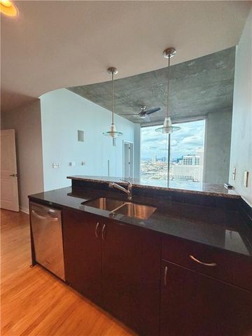 400 W Peachtree NW Street 2413, Atlanta, GA 30308